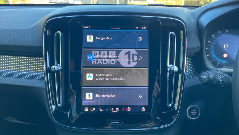 Volvo XC40 2.0 B4P Plus Black Edition 5dr Auto Petrol Estate